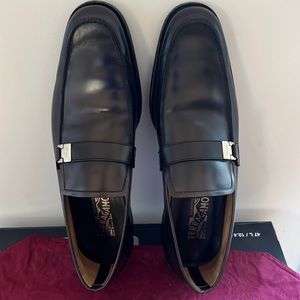 Pristine and Beautiful Salvatore Ferragamo loafers. Size 14 D
